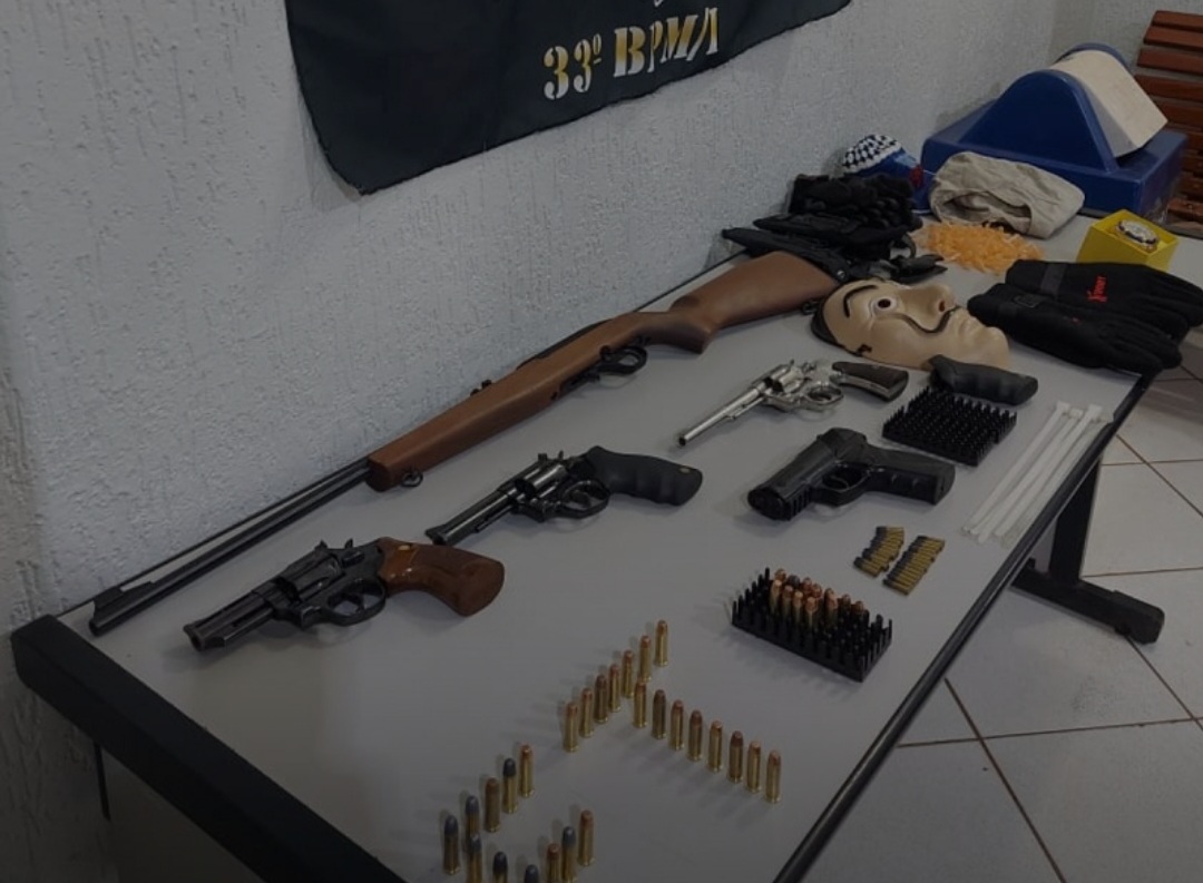 OPERAÇÃO FERROLHO: POLÍCIA PRENDE CASAL COM TRÊS REVÓLVERES E RIFLE EM OPERAÇÃO EM BARRETOS 